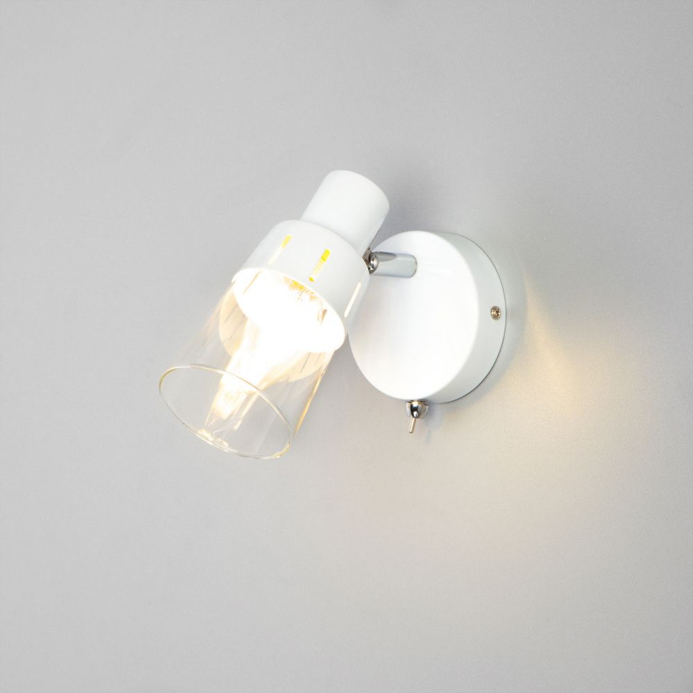 Настенный светильник с выключателем 9 см Eurosvet Potter 20081/1 белый