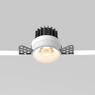 Встраиваемый светильник 5,4*5,4*5,3 см, LED, 7W, 3000К, Maytoni Technical ROUND DL058-7W3K-TRS-W белый