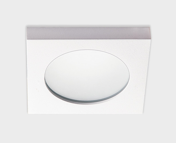 Встраиваемый светильник Italline 2638 white, белый, с влагозащитой IP44