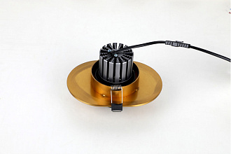 Врезной светильник Favourite Retro 2789-1C, L150*W110*H70, врезной светильник, латунь в сочетании с черным, поворотный спот